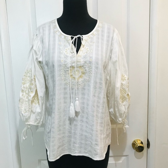 Solitaire Embroidered Puff Sleeve Blouse - Picture 2 of 9